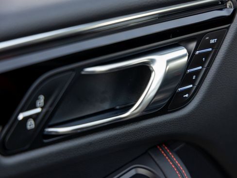 New 2026 Porsche Macan image 22