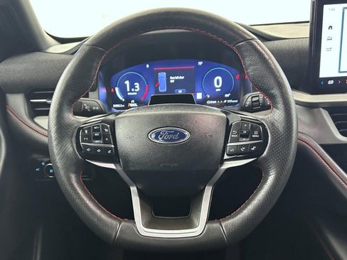 Used 2025 Ford Explorer ST-Line w/ ST-Line Street Pack AWD/4WD image 11
