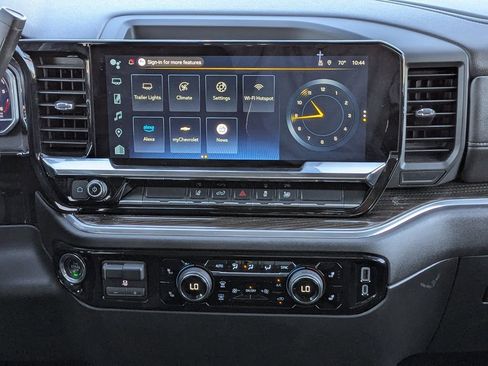 Used 2025 Chevrolet Silverado 2500 LT w/ Convenience Package image 19