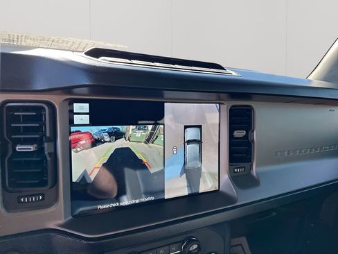 Used 2021 Ford Bronco First Edition AWD/4WD image 30