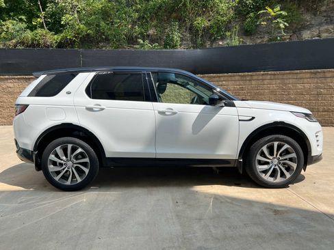 Certified 2025 Land Rover Discovery Sport Dynamic SE image 7