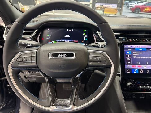 New 2024 Jeep Grand Cherokee Trailhawk w/ Advanced Protech Group II image 16