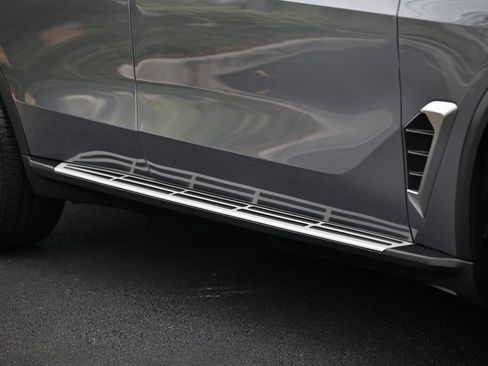 Used 2025 BMW X5 sDrive40i w/ Climate Comfort Package image 4