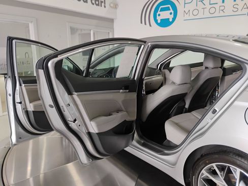 Used 2020 Hyundai Elantra Limited FWD image 32
