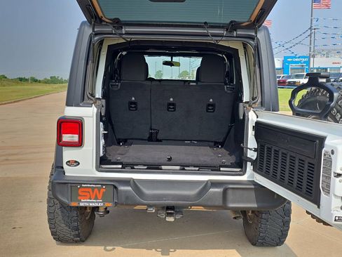Used 2021 Jeep Wrangler Unlimited Sport AWD/4WD image 12