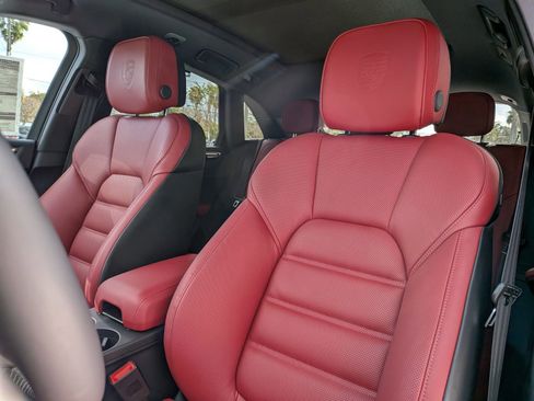 New 2026 Porsche Macan Turbo image 5