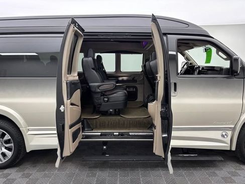 Used 2022 GMC Savana 2500 Extended w/ Enhanced Convenience Package RWD image 7