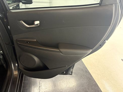 Used 2021 Hyundai Kona Limited image 17