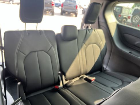 New 2025 Chrysler Voyager LX image 13