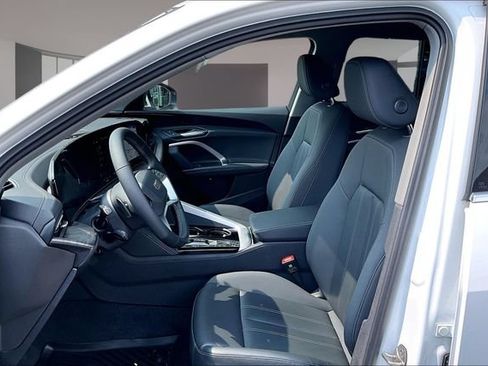Used 2025 Audi Q5 Premium w/ Convenience Package AWD/4WD image 21