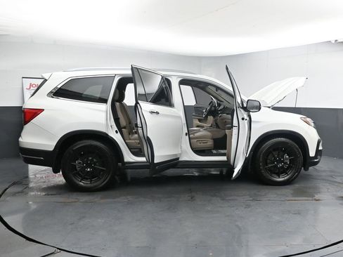Used 2021 Honda Pilot Touring image 41