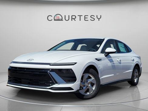 New 2026 Hyundai Sonata SE FWD image 1