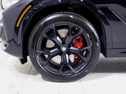 Used 2021 BMW X6 M50i image 24