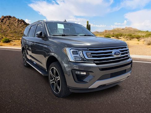 Used 2019 Ford Expedition XLT w/ Equipment Group 202A AWD/4WD image 1