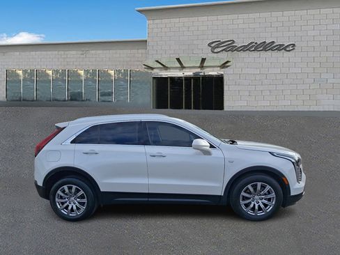 Used 2020 Cadillac XT4 Luxury w/ Cold Weather Package image 5
