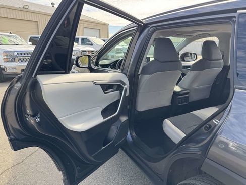 Used 2019 Toyota RAV4 XLE w/ Convenience Package image 22