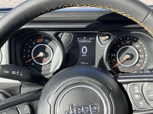 Used 2025 Jeep Wrangler Sport S image 16