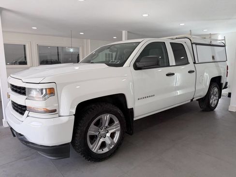 Used 2016 Chevrolet Silverado 1500 Custom w/ Custom Convenience Package AWD/4WD image 3