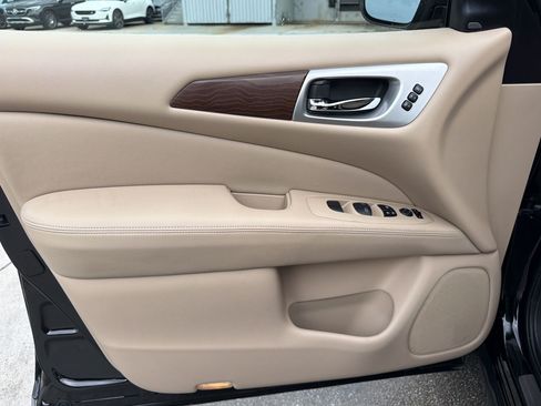Used 2019 Nissan Pathfinder Platinum w/ Cargo Package FWD image 14