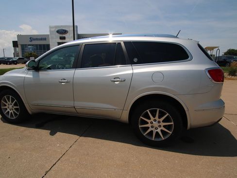 Used 2017 Buick Enclave Leather AWD/4WD image 17