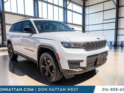 Used 2023 Jeep Grand Cherokee L Laredo AWD/4WD image 35