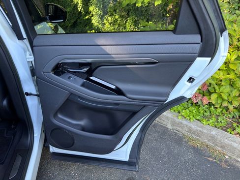 Used 2023 Land Rover Range Rover Evoque R-Dynamic S image 21