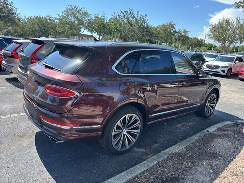 Used 2022 Bentley Bentayga AWD/4WD image 3