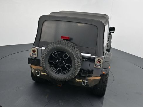 Used 2018 Jeep Wrangler Unlimited Sport AWD/4WD image 14