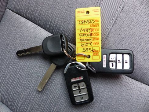 Used 2019 Honda Accord EX image 46