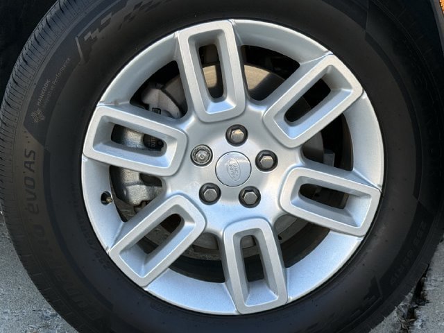 Used 2024 Land Rover Defender 110 S AWD/4WD image 9