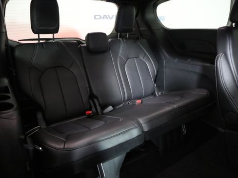 New 2026 Chrysler Pacifica Select image 22