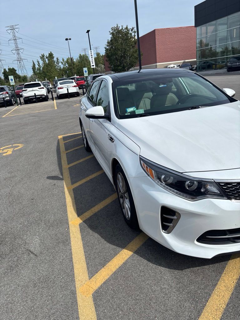 Used 2017 Kia Optima EX w/ Premium Package FWD image 3