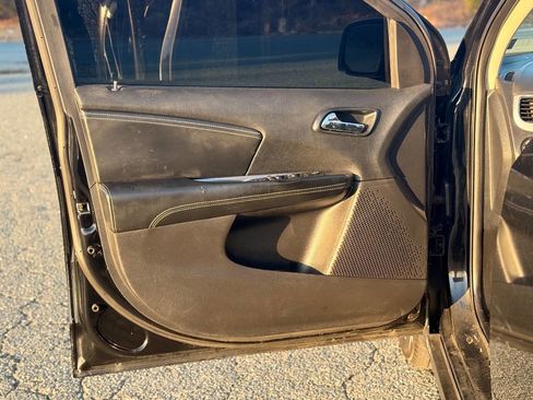 Used 2018 Dodge Journey SE w/ Blacktop Package image 5