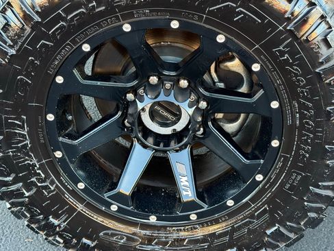 Used 2015 Ford F350 Lariat w/ Lariat Chrome Package image 10