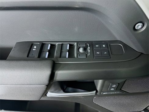 New 2026 Land Rover Defender 110 S image 19