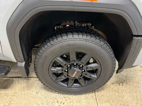 Certified 2025 GMC Sierra 3500 AT4 image 8