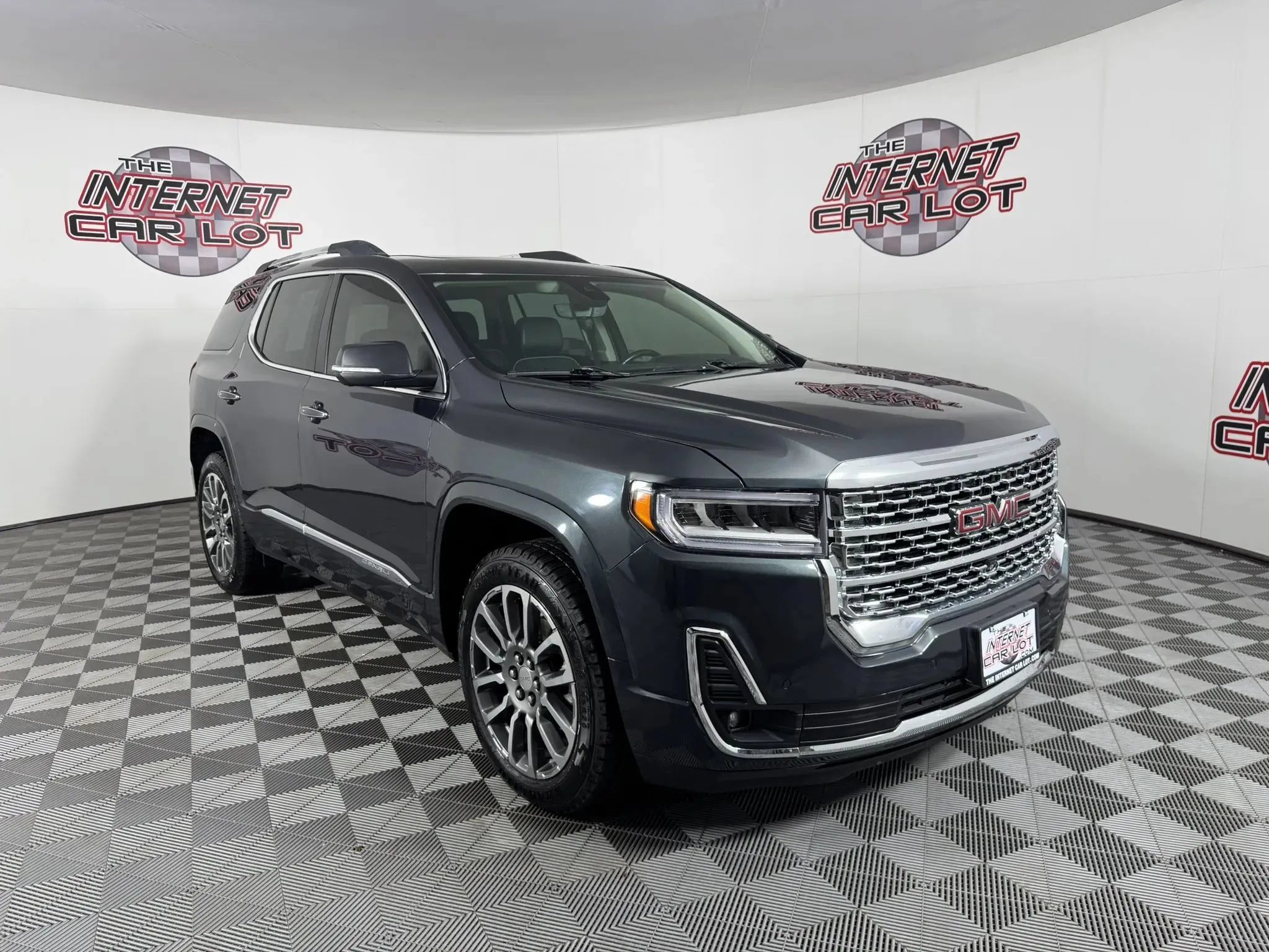 Used 2021 GMC Acadia Denali w/ Denali Ultimate Package AWD/4WD image 9