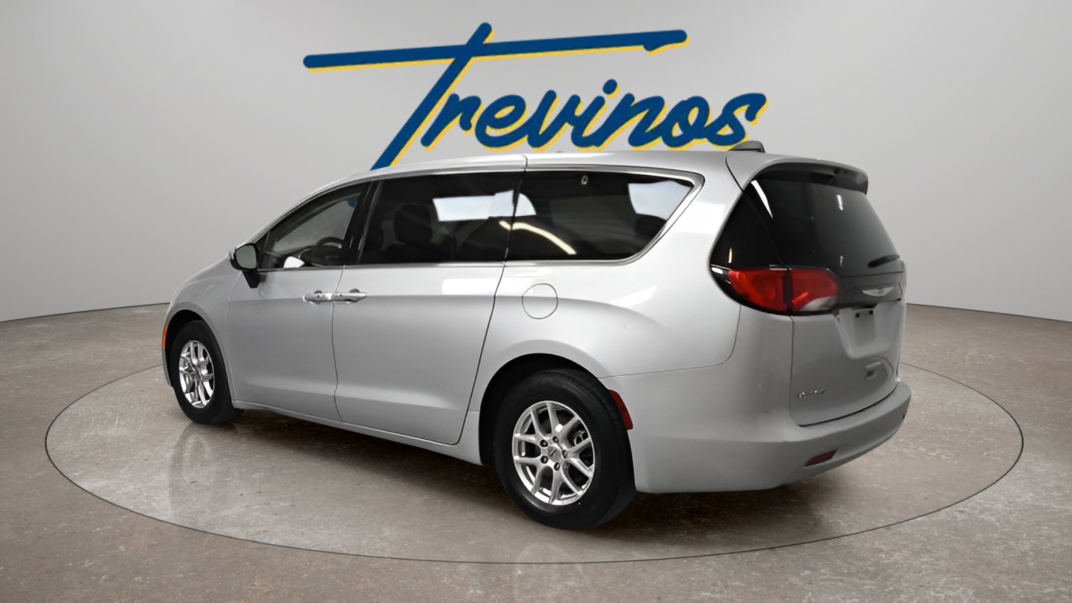 Used 2023 Chrysler Voyager LX FWD image 9
