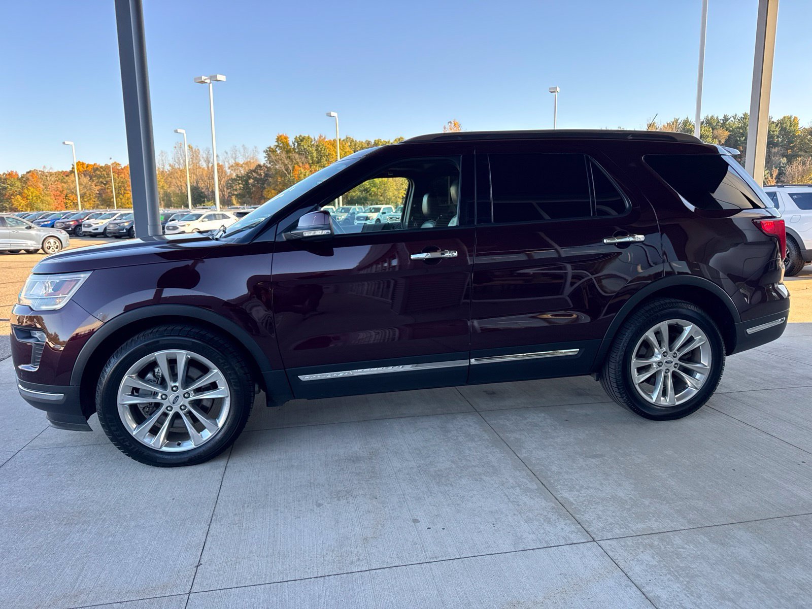 Certified 2019 Ford Explorer Limited w/ Ford Safe & Smart Package AWD/4WD image 4