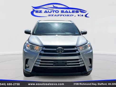 Used 2019 Toyota Highlander XLE AWD/4WD image 2