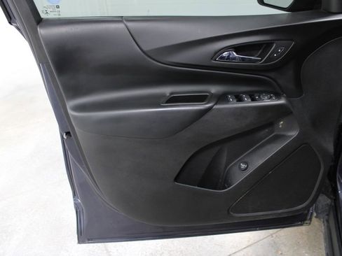 Used 2018 Chevrolet Equinox LT image 16