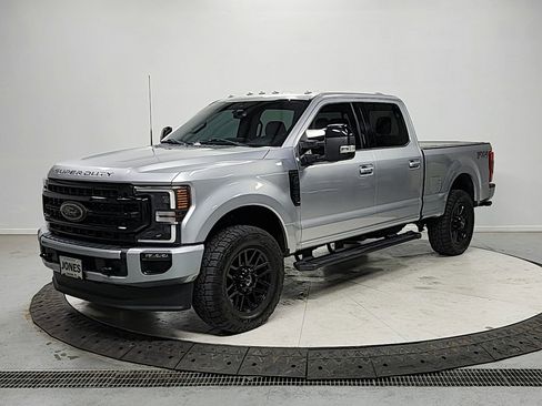 Used 2022 Ford F250 Lariat w/ Black Appearance Package image 3