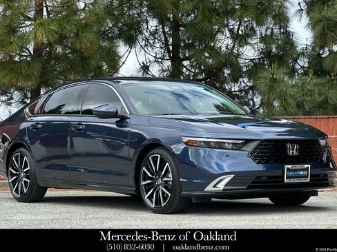 Used 2025 Honda Accord Touring image 1