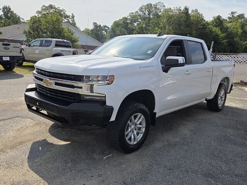 Used 2022 Chevrolet Silverado 1500 LT AWD/4WD image 4