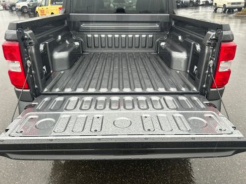 Used 2025 Ford Maverick XL image 29