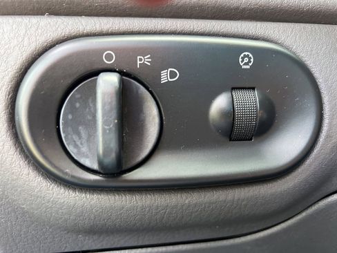 Used 2002 Ford Explorer XLS image 18