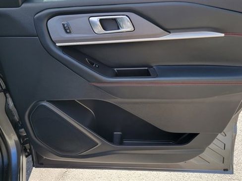 Used 2025 Ford Explorer ST-Line image 43