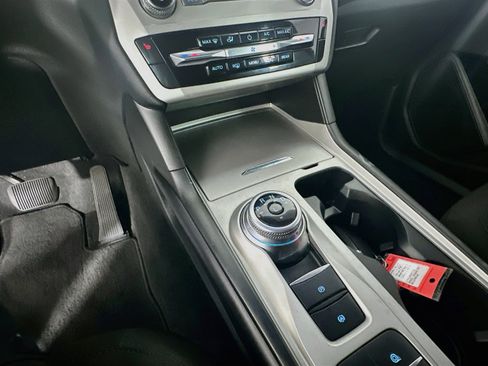Used 2022 Ford Explorer XLT RWD image 24