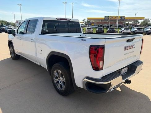 Used 2024 GMC Sierra 1500 SLE w/ Preferred Package AWD/4WD image 4