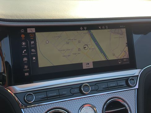 Used 2021 Bentley Continental GT V8 image 24